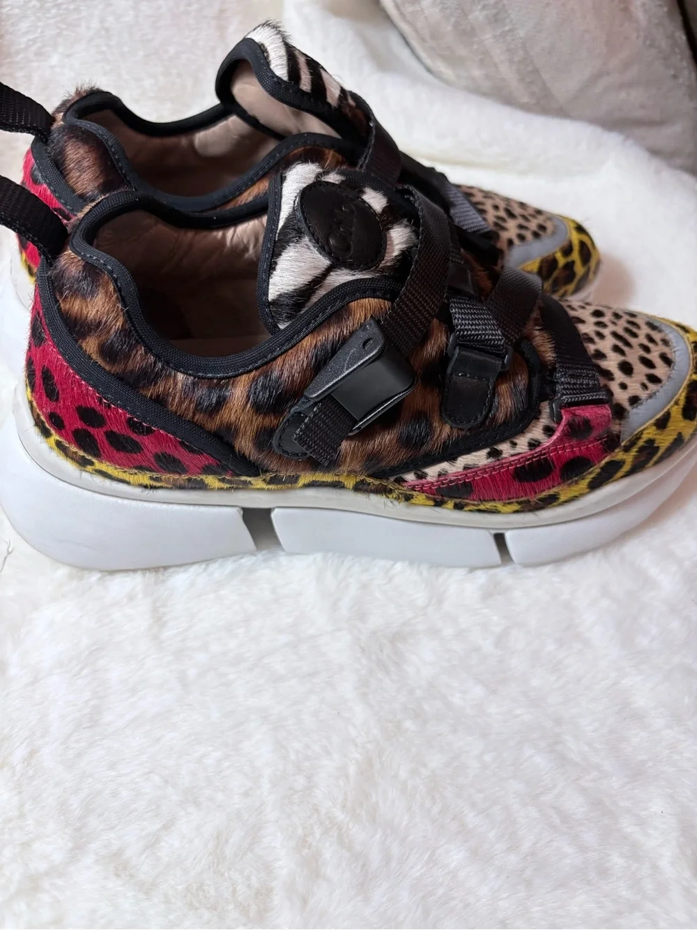 Chloe make statement